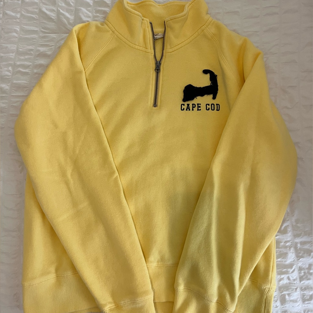 Cape Cod Half Zip! Size Medium.